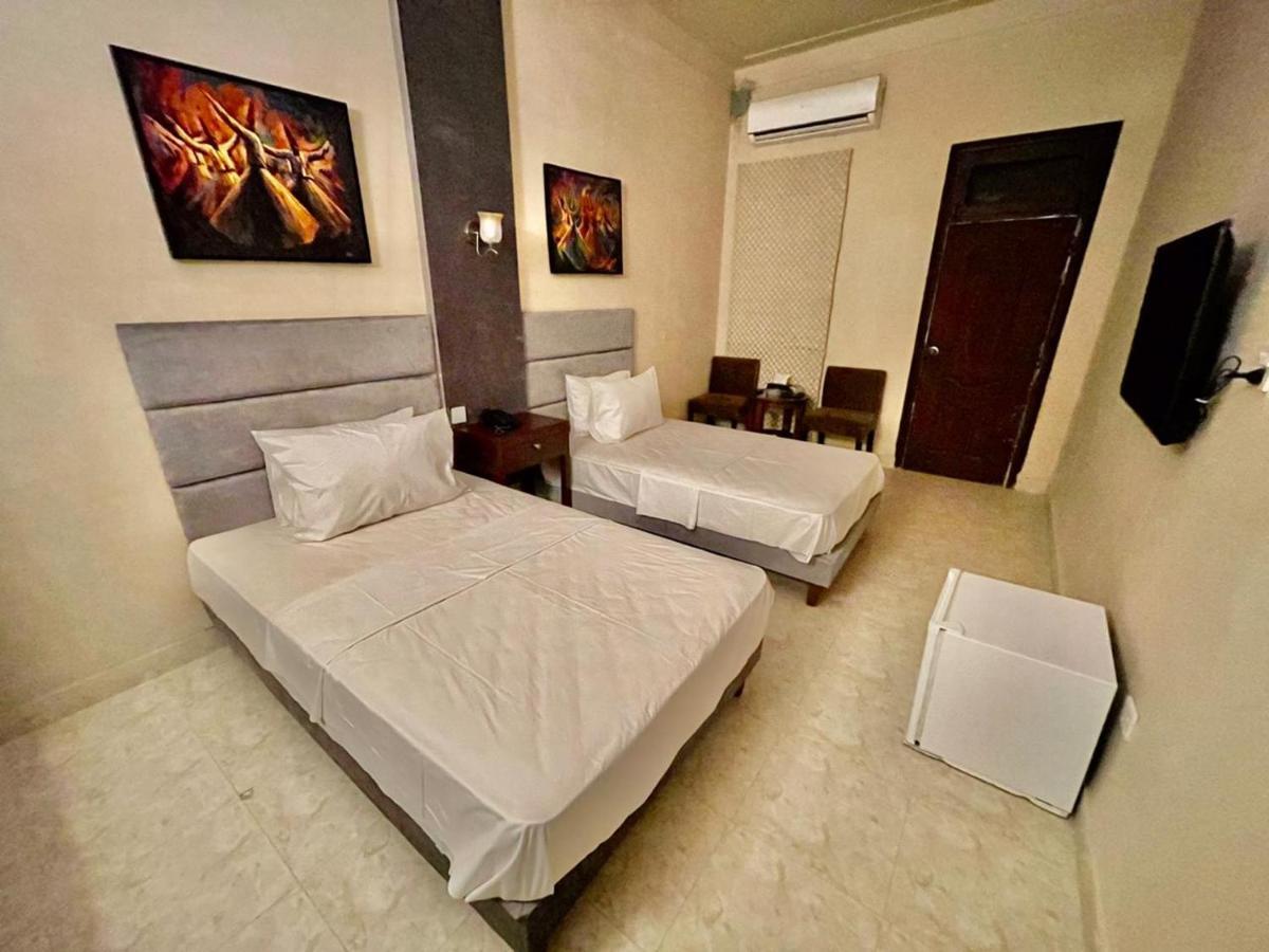 Shelton'S Rezidor House Hotel เปชาวาร์ ภายนอก รูปภาพ