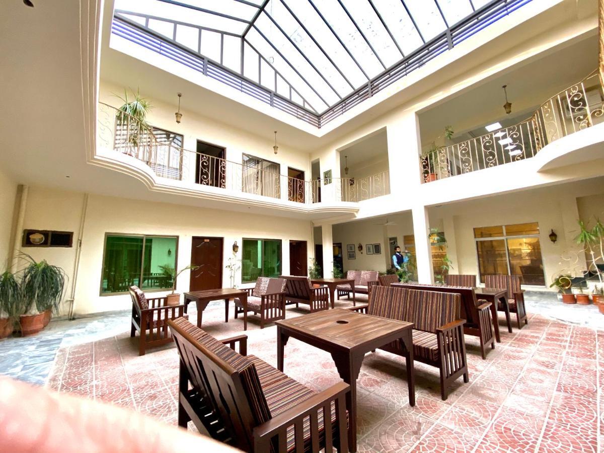 Shelton'S Rezidor House Hotel เปชาวาร์ ภายนอก รูปภาพ